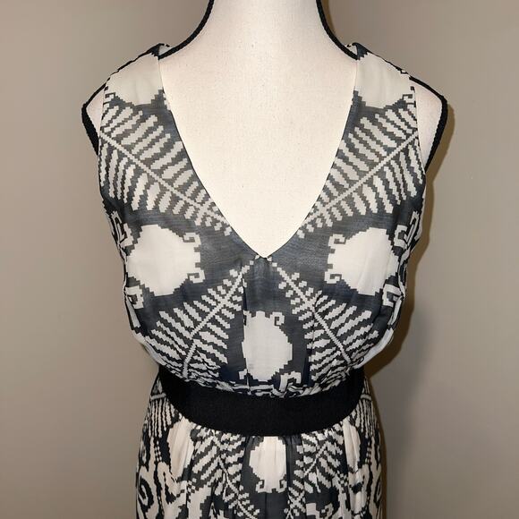 Milly of New York Bold Black White Geometric Cross Back V-Neck Dress Size 2 - Picture 6 of 16